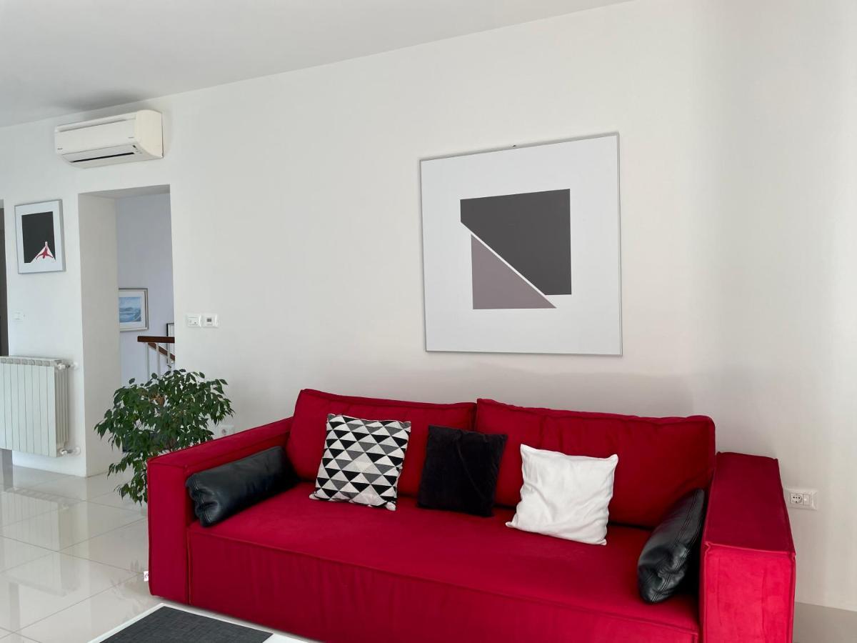 Apartments Bloom Near The Beach Пореч Екстериор снимка