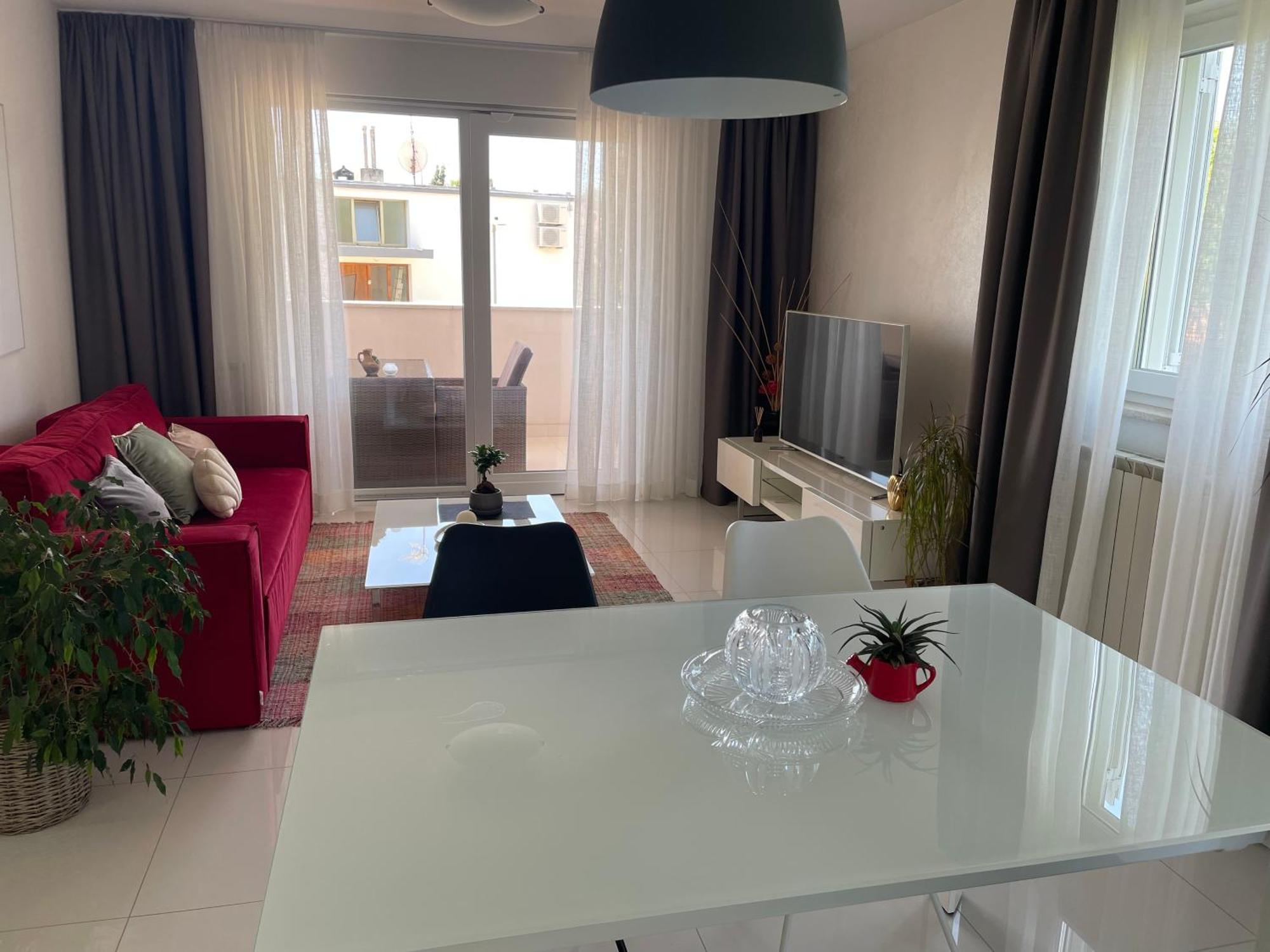 Apartments Bloom Near The Beach Пореч Екстериор снимка